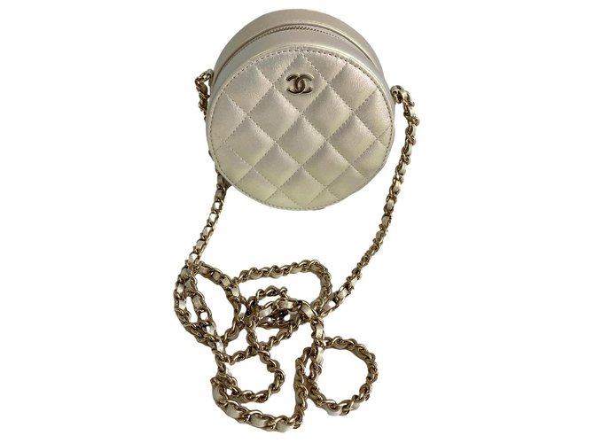 Chanel Bolsa com corrente Couro  ref.310039