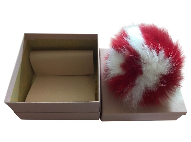 Llavero Miu Miu de piel con rayas rojas y blancas Blanco
