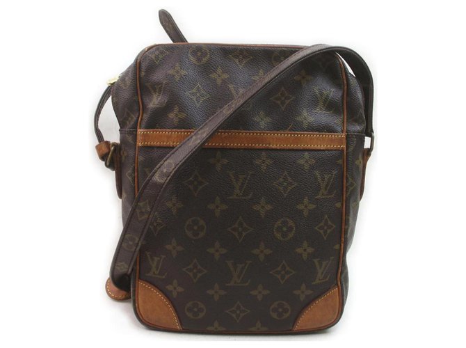 Twist Louis Vuitton Monogram Danube GM Messenger Bag Leather  ref.310491