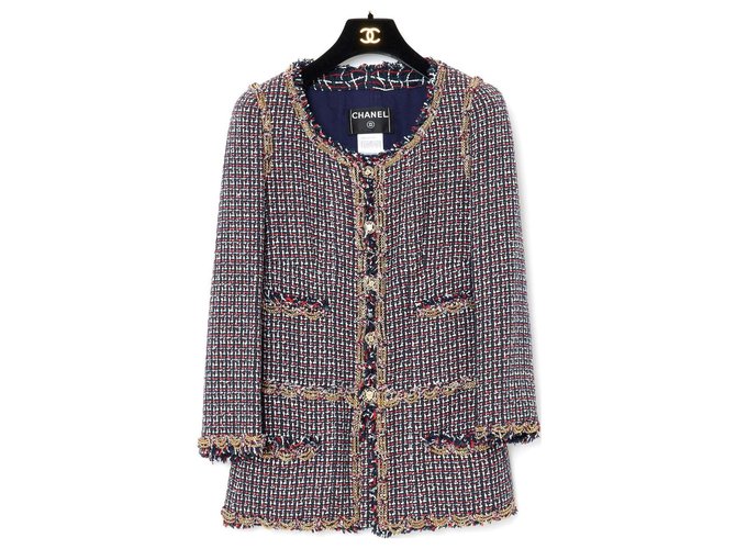 Rara giacca in tweed decorata con catene Chanel. Bianco Rosso Verde Blu navy Gold hardware Metallo  ref.310695