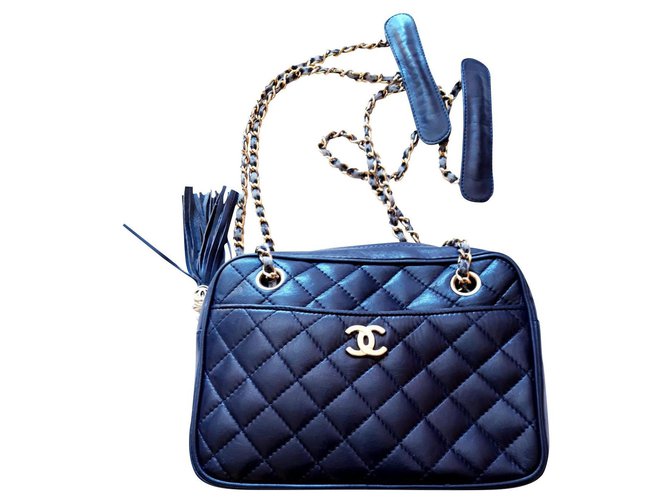 Camera Bolsa de camara vintage Chanel Azul marino Azul oscuro Gold hardware Acero Chapado en oro Piel de cordero  ref.310945