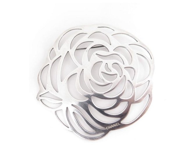 Other jewelry CHANEL CAMELIA BROOCH IN SOLID SILVER 23.2 GR + STERLING SILVER BROOCH BOX Silvery  ref.311142