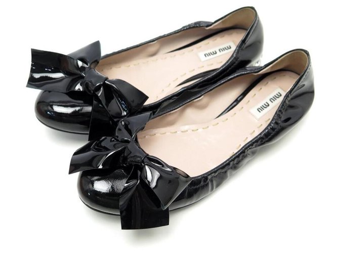 NEUF CHAUSSURES MIU MIU 35.5 BALLERINES CUIR VERNI NOIR + BOITE FLAT SHOES Cuir vernis  ref.311290