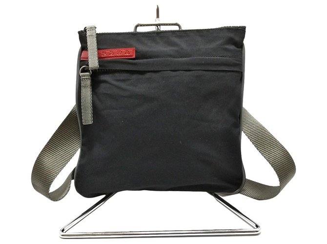 Prada Shoulder bag Black Polyester  ref.312382