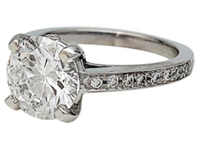 inconnue Diamond solitaire ring 2,02 carat platinum.  ref.313330
