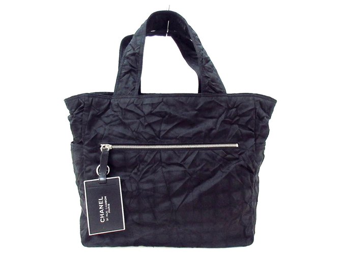 Chanel-Einkaufstasche Schwarz Synthetisch  ref.313373