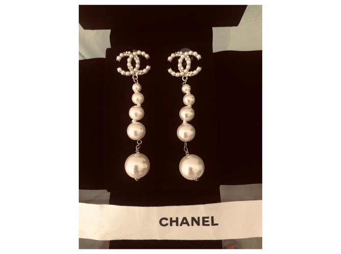 Longues boucles d’oreilles chanel Perle Bijouterie argentée  ref.314458