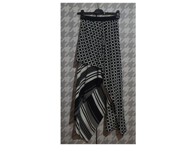 Autre Marque Skirts Black White Viscose  ref.314553