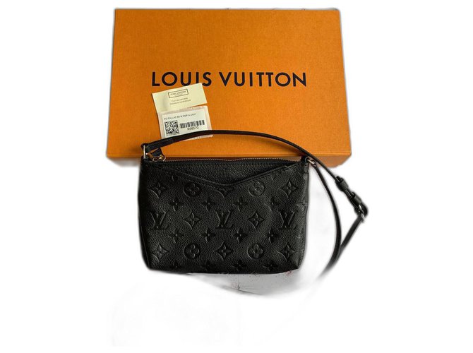 Louis Vuitton Bolsas Preto Couro  ref.315448