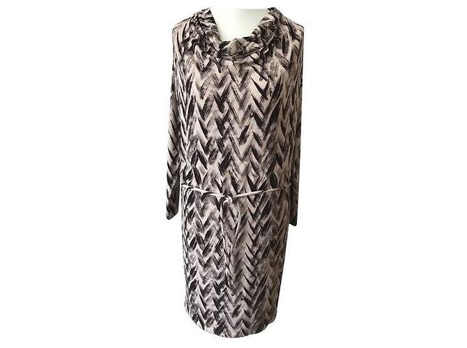 Nicole Fahri Vestido Nicole Farhi con estampado Chevron de viscosa con cinturón