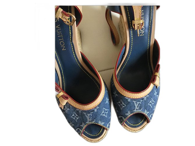 Louis Vuitton sandali Blu Pelle  ref.315704