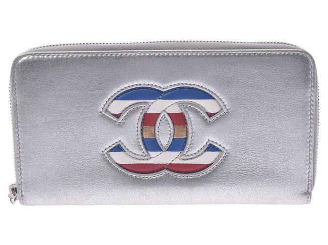 Chanel wallet Silvery Patent leather  ref.316954
