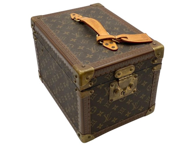 Louis Vuitton Boite monogram beauty case Brown Cloth  ref.317226