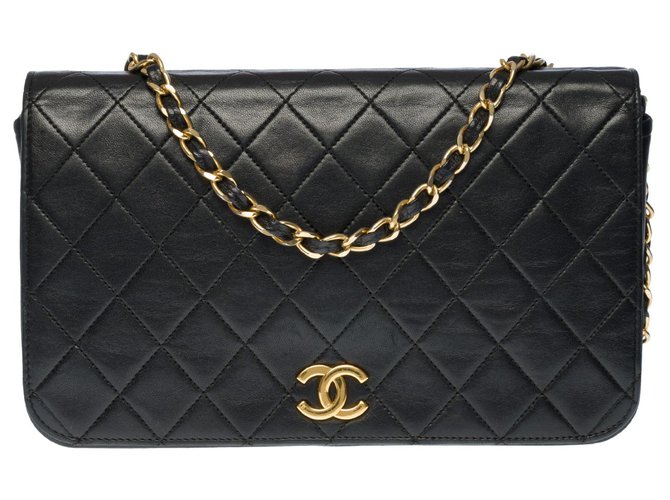 Très chic sac Chanel Classique Full Flap en cuir d'agneau matelassé noir, garniture en métal doré  ref.317298
