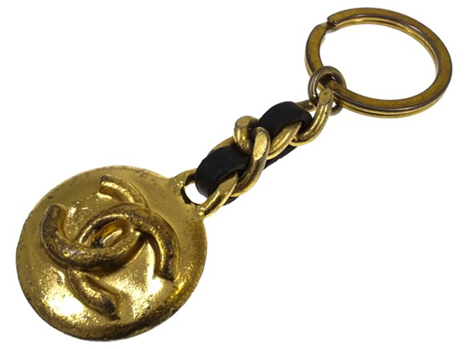 Chanel Gold CC Gold-tone Key Chain Black Golden Leather Metal Pony-style calfskin  ref.317329