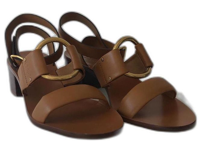 Sandali Chloé in pelle marrone con logo dorato