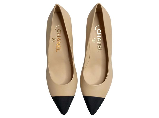 Décolleté bicolore Chanel Beige Pelle ref.317808 - Joli Closet