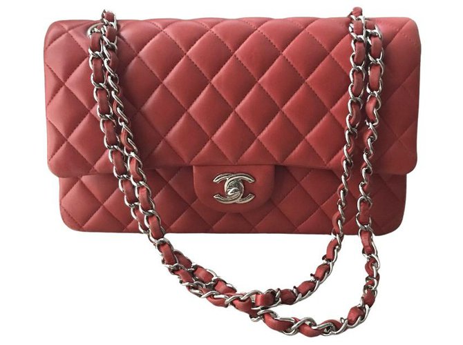 Classique Chanel Classic Timeless medium flap Cuir d'agneau Rouge  ref.318386