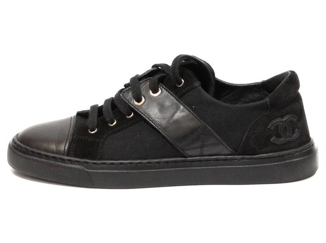 CHANEL SNEAKERS IN SUEDE CANVAS AND BLACK CC LEATHER ON THE BACK Cloth Deerskin  ref.318402