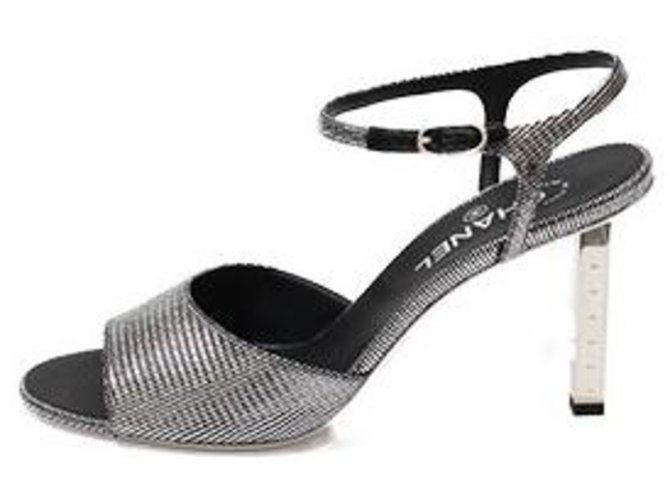 CHANEL SANDALS IN SILVER AND BLACK FABRIC Silvery Cloth  ref.318407
