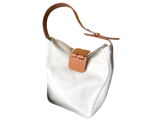 Hermès Handbags Beige Leather ref.318432 - Joli Closet
