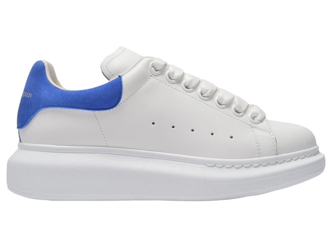 Alexander Mcqueen Zapatillas oversize en piel blanca y azul eléctrico  Blanco Cuero ref.318553 - Joli Closet