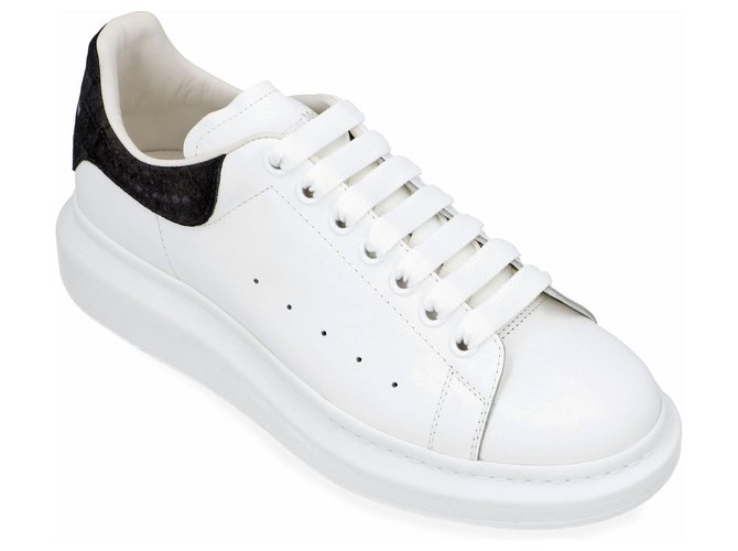 Alexander Mcqueen Larry Sneaker Branco Couro Bezerro-como bezerro  ref.318571