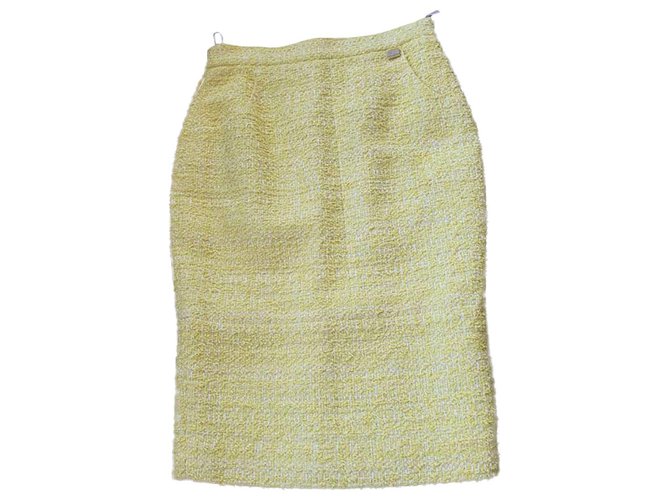 Chanel Falda de crucero de pasarela Amarillo Tweed  ref.318781