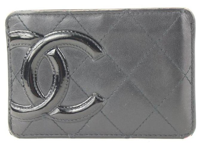 Chanel Capa tipo carteira acolchoada preta para titular do cartão Cambon Ligne Couro  ref.318992