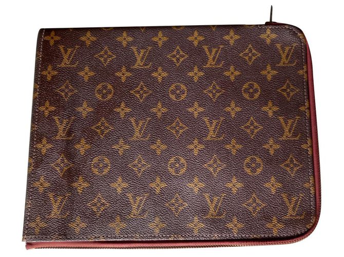 Louis Vuitton Sacos de embreagem Marrom Couro  ref.319071