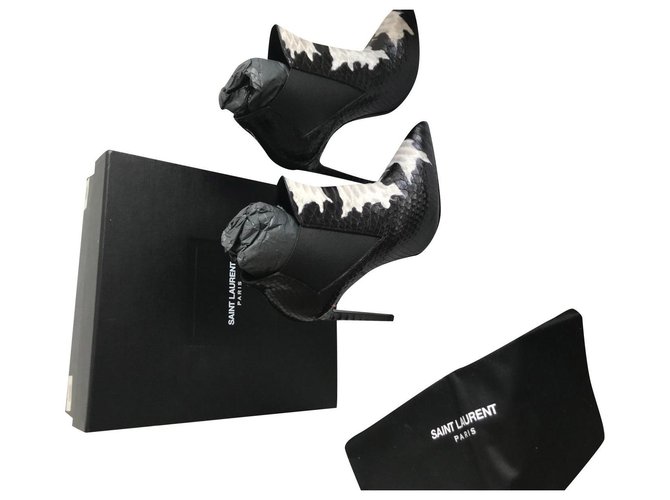 Saint Laurent Ankle Boots Black Python  ref.319379