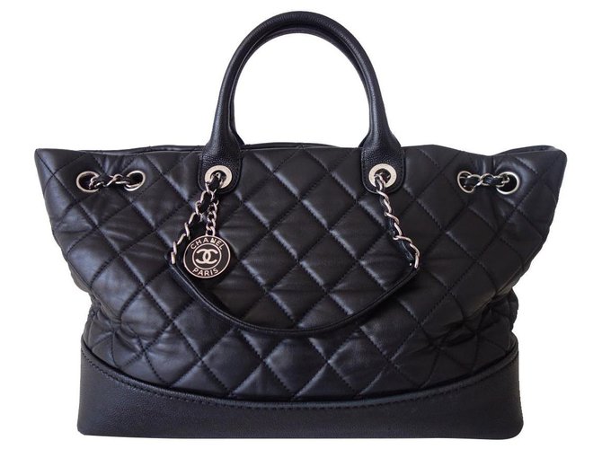 BAG CHANEL SHOPPING BLACK Leather  ref.319526