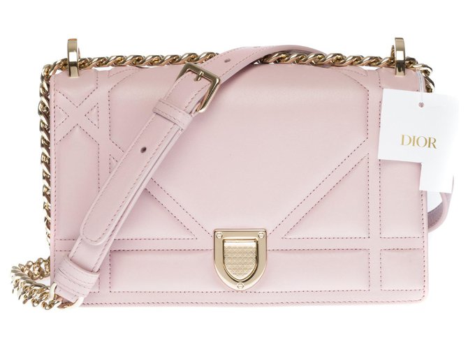 Elegant Christian Dior Diorama shoulder bag in pink lavender lambskin, Garniture en métal argenté Leather  ref.320184