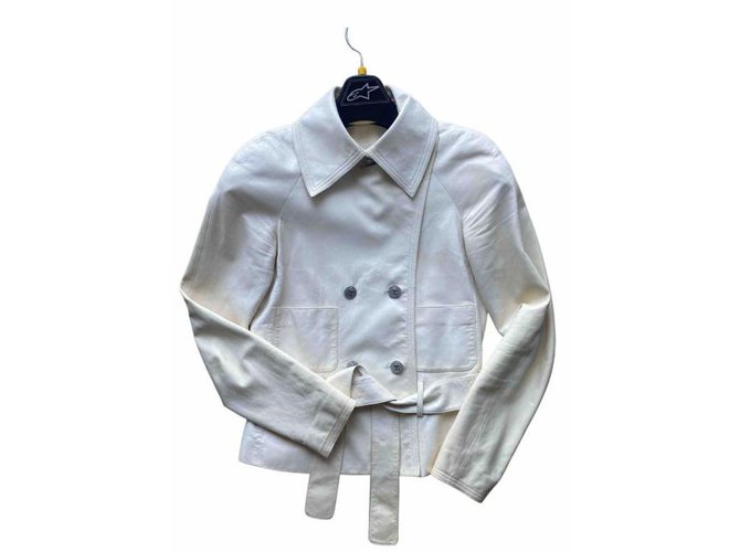Cambon Chanel Jaqueta de pele de cordeiro esbranquiçada Fora de branco Couro  ref.320194