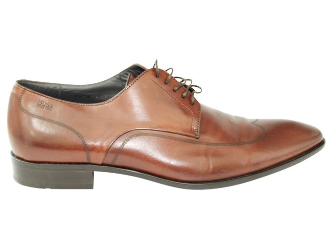 Hugo Boss Des chaussures marrons Cuir  ref.320590