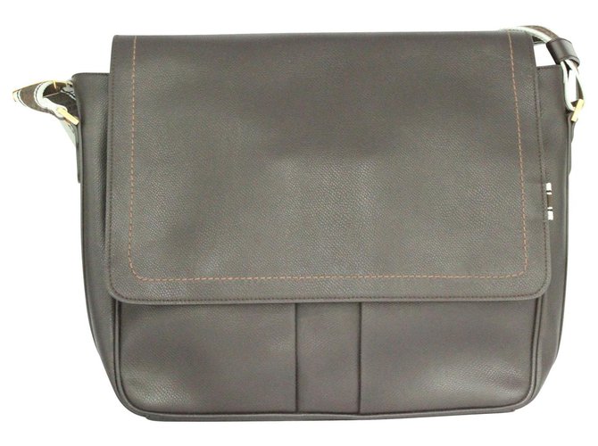 Salvatore Ferragamo Braune Umhängetasche Leder  ref.320635