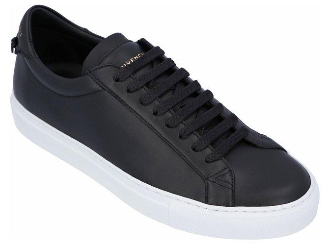 Givenchy urban shop street black