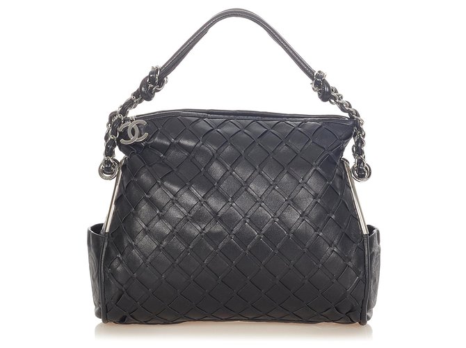Chanel Black CC Timeless Lambskin Leather Shoulder Bag ref.321141