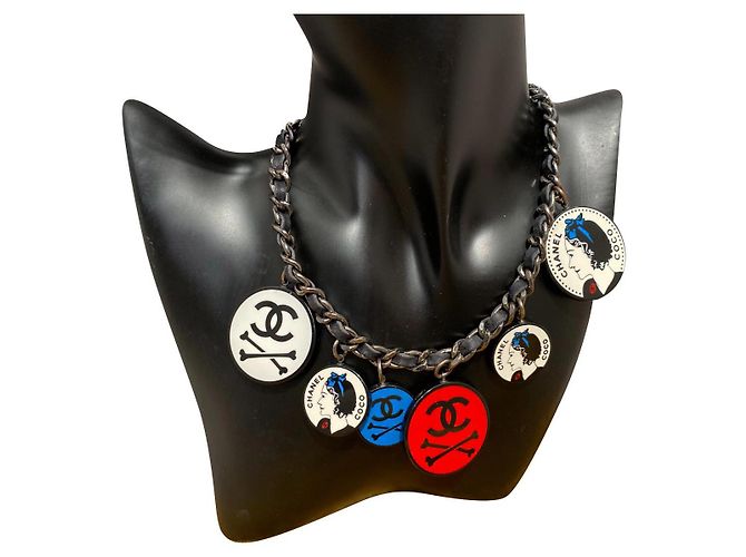 Chanel Collane Nero Bianco Rosso Blu Resina