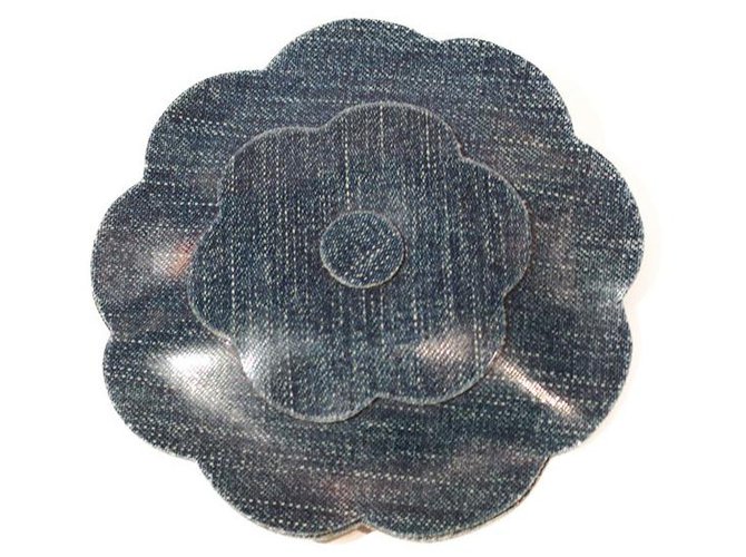 Broche Camellia Chanel Azul Cuero  ref.321636