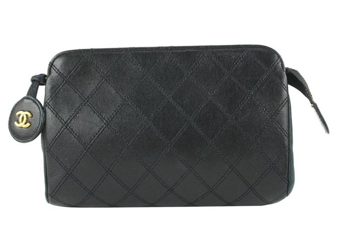 Chanel Black Quilted Lambskin Leather Cosmetic Pouch Make Up Clutch  ref.322408