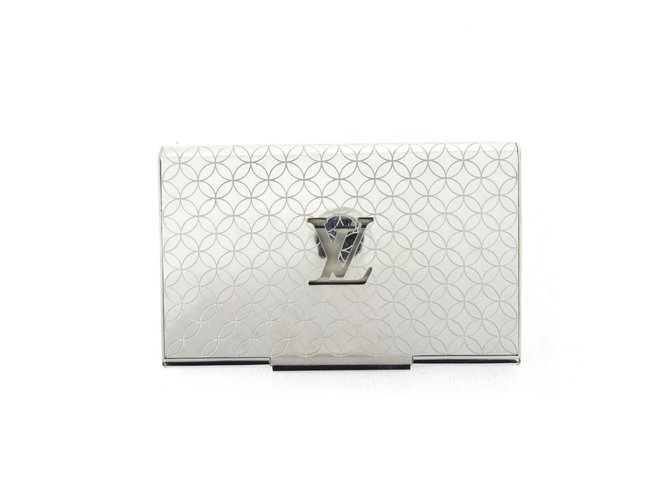 The Louis Vuitton Card Holder Review 