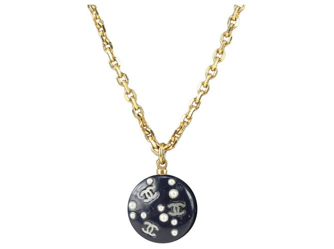Chanel 05Collier chaîne noire avec perles et logo P CC  ref.322421