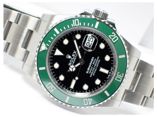 ROLEX nouveau mod le Submariner Date lunette verte 126610LV Hommes