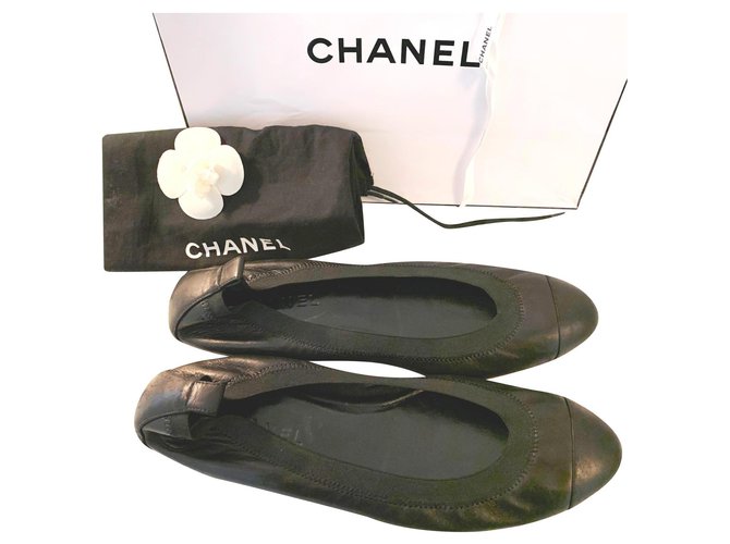 Chanel Ballet flats Black Leather  ref.322642