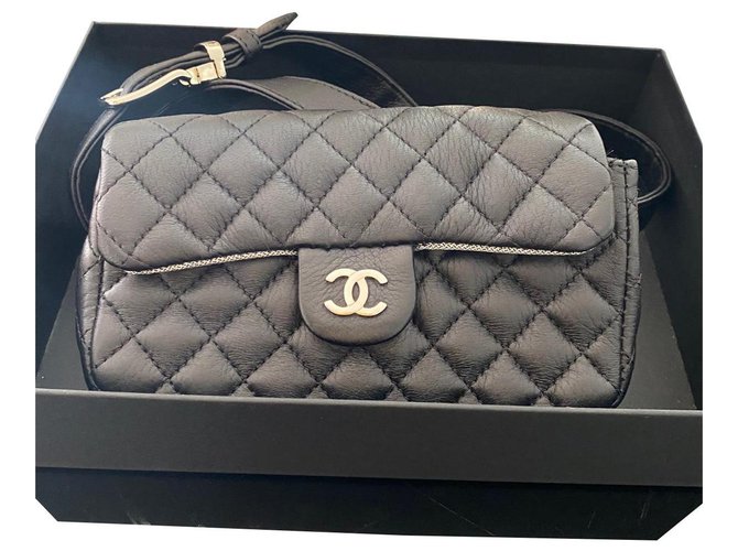 Timeless Chanel banana bag Black Leather  ref.322748