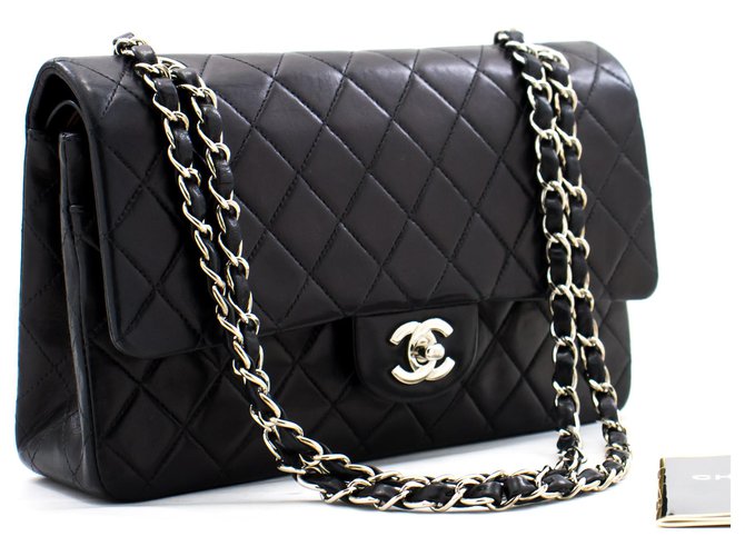 Chanel 2.55 Bolso de hombro mediano con cadena plateada y solapa forrada Negro Cuero  ref.322893
