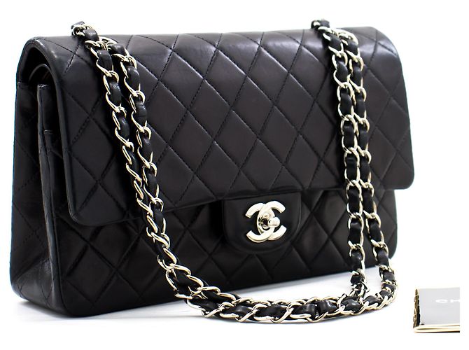 Chanel 2.55 Borsa a tracolla con catena media argento foderata con patta nera Nero