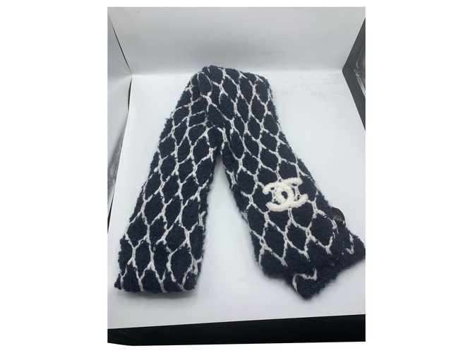 Chanel Scarves Navy blue Wool  ref.323163