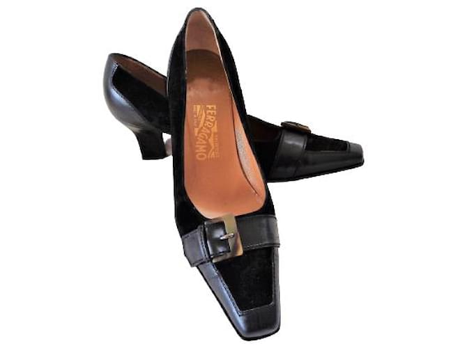 Salvatore Ferragamo Heels Black Leather  ref.323308